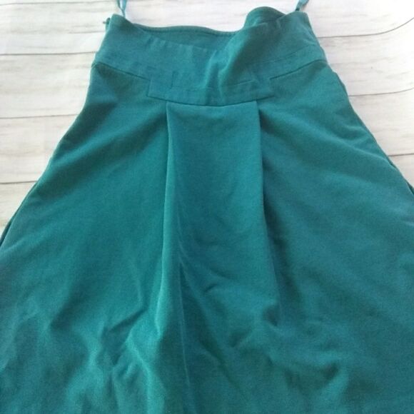 Diane von furstenburg green pleated skirt Sz 4 - Picture 3 of 4